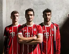 爱游戏app-今天凌晨欧冠巴萨拜仁比赛