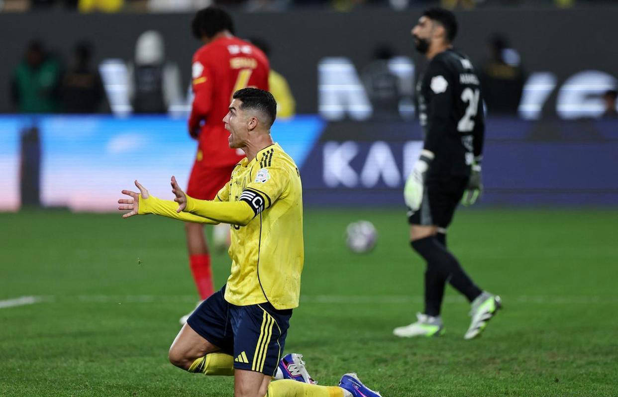 爱游戏入口-里昂窗口期伤情更新塞维利亚转会期内部沟通，C罗最后一投命中直接炸裂